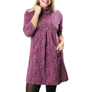 Three quarter sleeve dress with front pleat and pockets in pink leopard