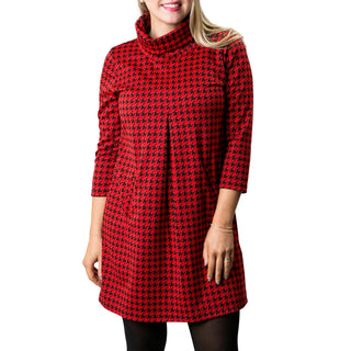 Three quarter sleeve dress with front pleat and pockets in red houndstooth