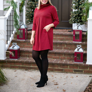 Three quarter sleeve dress with front pleat and pockets in red houndstooth