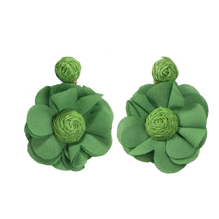 Green dangle flower earring with straw buds and polyester petals