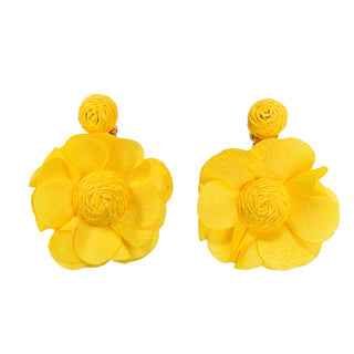 Yellow dangle flower earring with straw buds and polyester petals